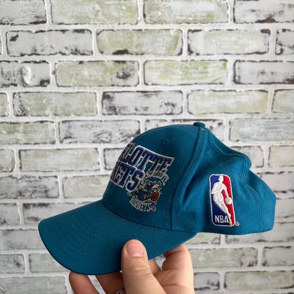 Vintage Starter Charlotte Hornets SnapBack Hat Preowned - Picture 2 of 5